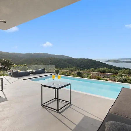 Lapis Hvar Villa